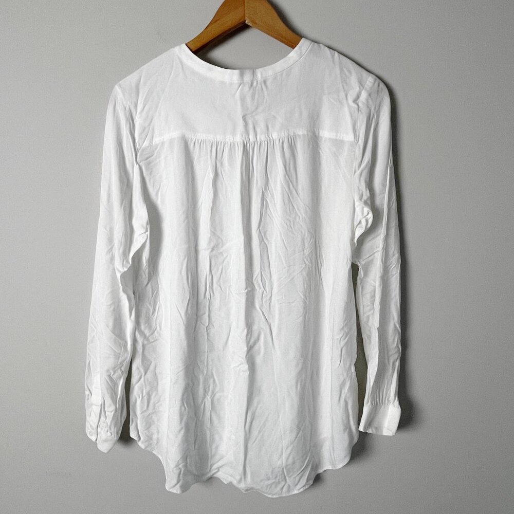 2/$30 Sundance Ruffle Crew Neck Long Sleeve Button Down Top Small White - Picture 6 of 6